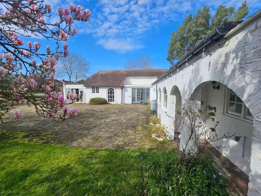English Farmhouse Cottage Guildford Buitenkant foto